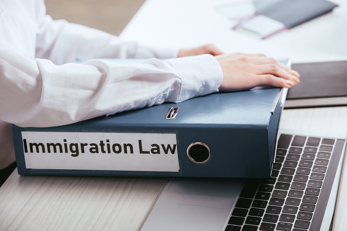 How to Choose the Right Immigration Lawyer in Toronto
